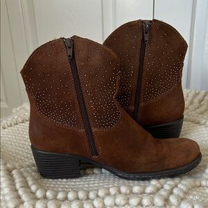 Brown Suede Ankle Boots b.o.c. Born Concepts Size 7/38